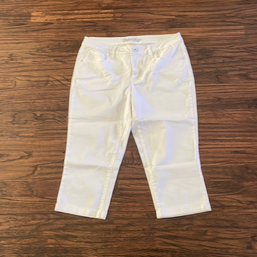 Faded Glory White Cropped Women's Jeans